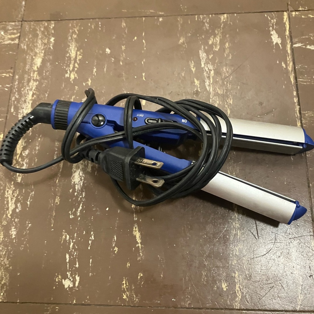 Travel size US Blue and Silver Hair Straightener